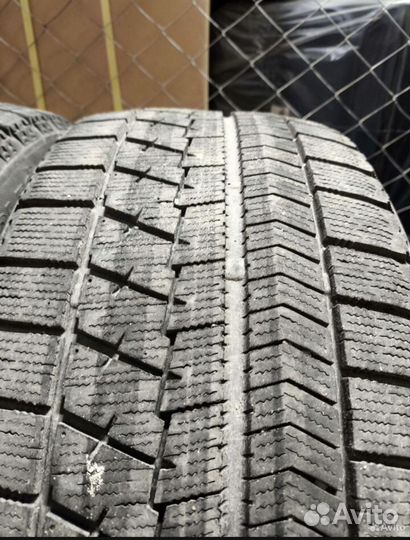 Bridgestone Blizzak VRX 215/50 R17 91S