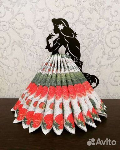 Салфетница девушка