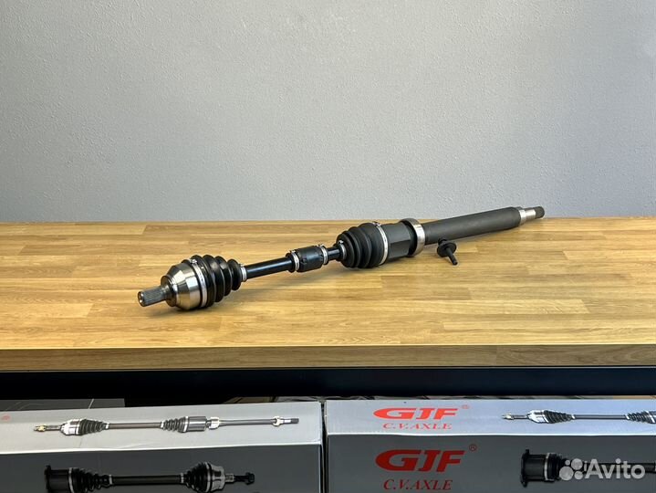 Приводной вал правый (привод) Ford Focus 2 1.6 1.8
