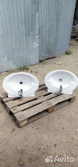Раковины и смеситель в сборе