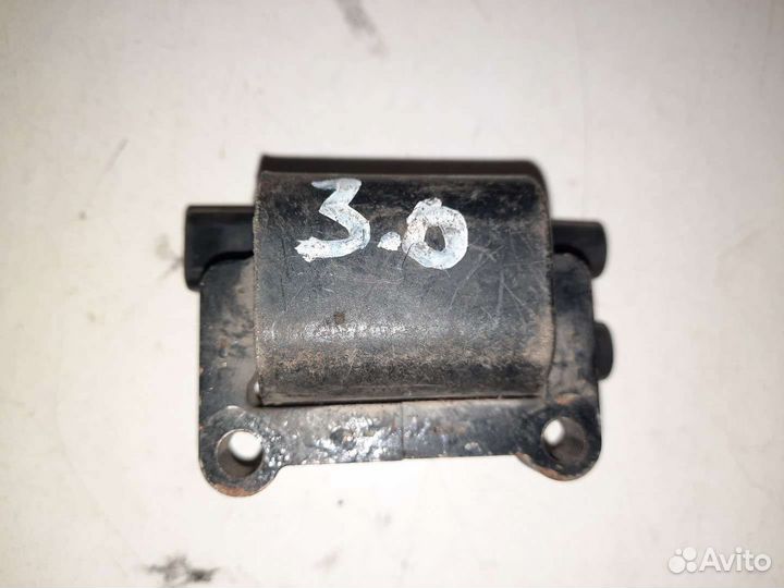 Катушка зажигания Mitsubishi Pajero 4, лев. и пр