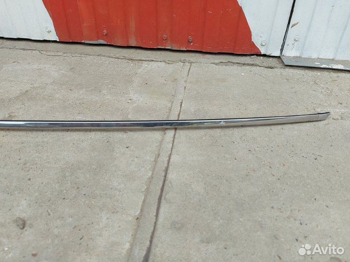 Молдинг на крышу правый Nissan Fuga Y51 VQ25HR