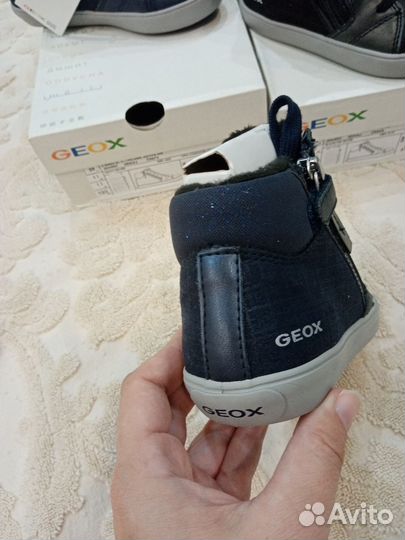 Новые демисезонные ботинки geox