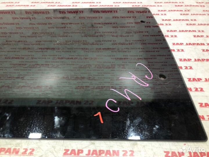 Стекло боковое заднее левое Toyota Lite Ace Noah