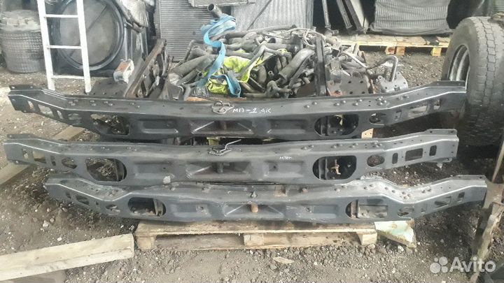 Усилитель бампера Mercedes Actros