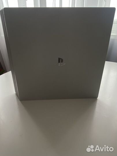 Sony ps4 pro 1tb white