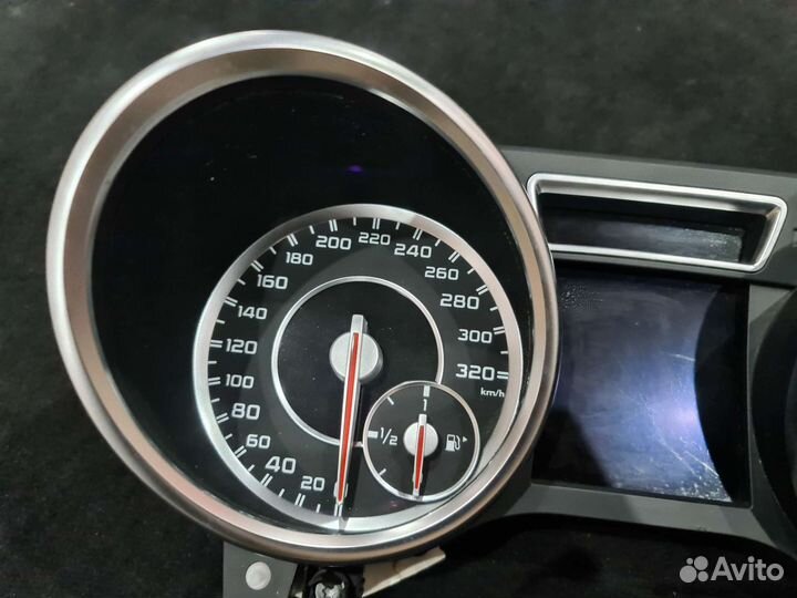 Щиток приборов Mercedes W166 6.3 AMG