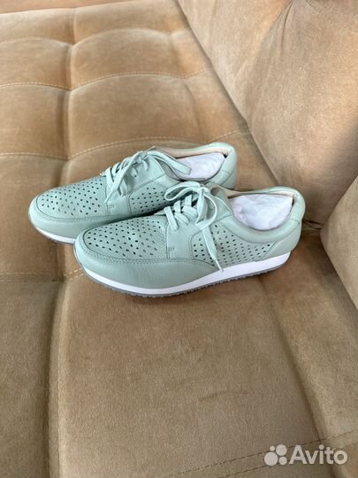 Кросовки женские 40 размер