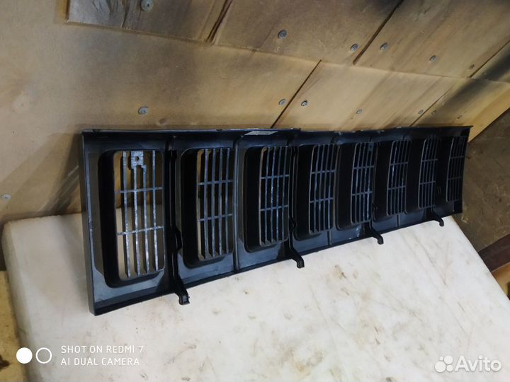 Решетка радиатора Jeep Grand Cherokee zj