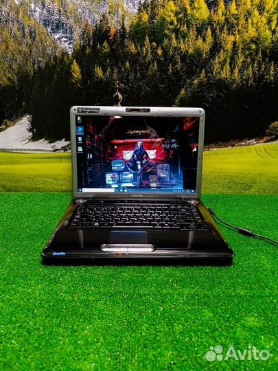 Супер быстрый ноутбук Toshiba для работы и учёбы