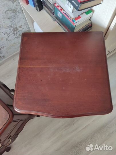 Тумбочки прикроватные