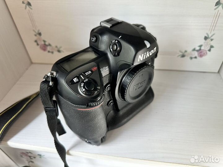 Nikon D2x пробег 98000 кадров