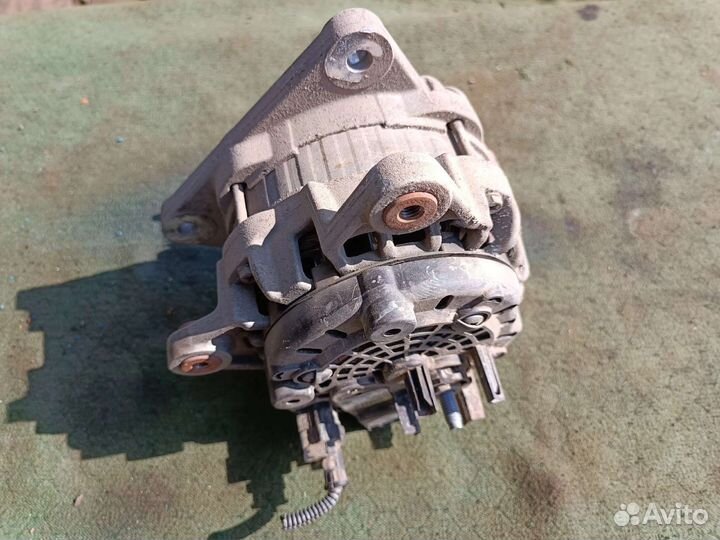 Генератор Рено Сандеро степвей 1.6 л 2016 г