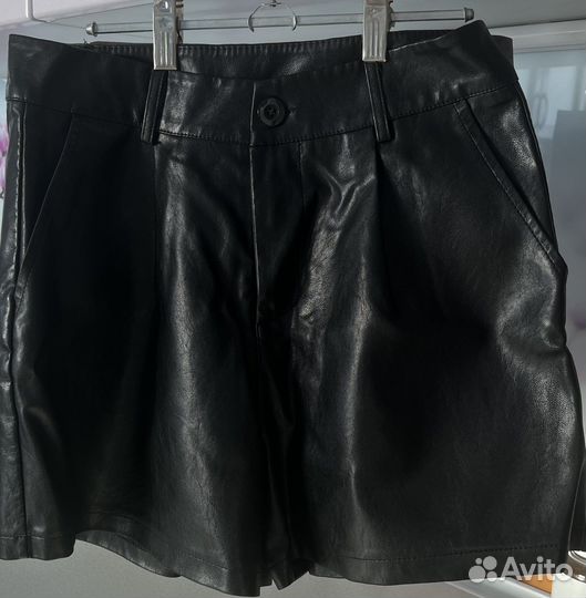 Кожаные шорты 46