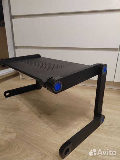 Стол / подставка для ноутбука в кровати