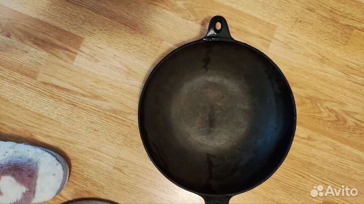 Чугунная сковорода