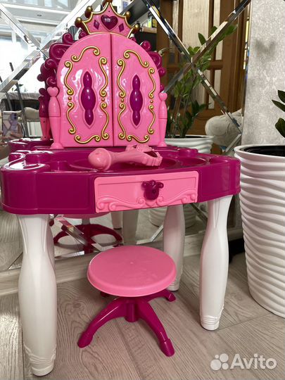 Туалетный столик с зеркалом детский