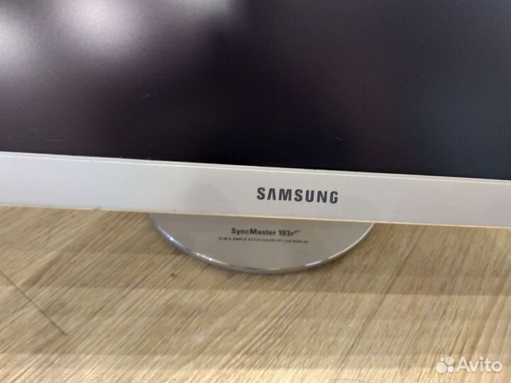Монитор Samsung SyncMaster 193p plus