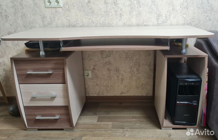 Компьютерный стол, тумба под телевизор