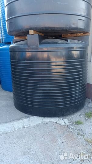 Пластиковая емкость 4500л. вертикальная black