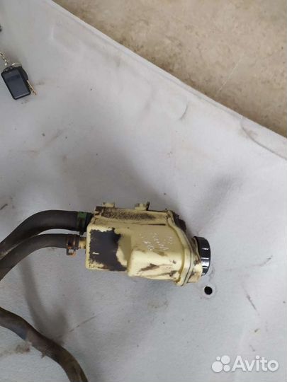 Бочек гур Рено Симбол