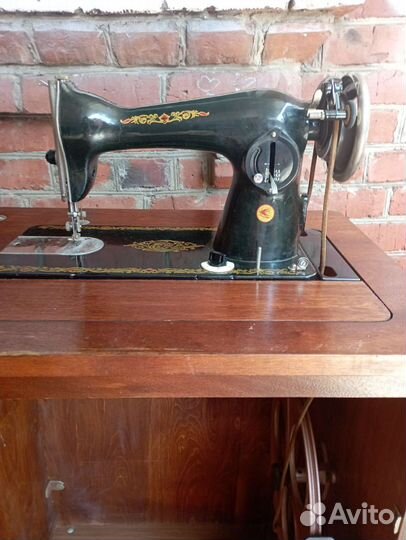 Швейная машина 2м-22-1