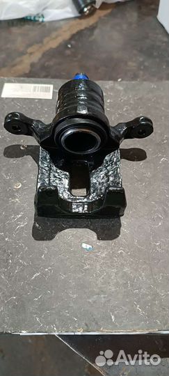 Задний правый суппорт nissan pathfinder r51