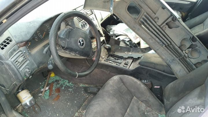 Mercedes-Benz E-класс 3.2 AT, 1997, битый, 350 000 км