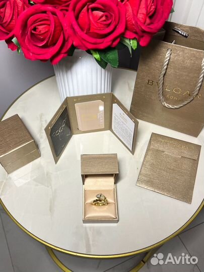 Кольцо Bvlgari Serpenti змея