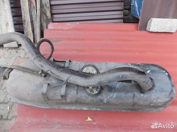 На УАЗ патриот бензобак в сборе