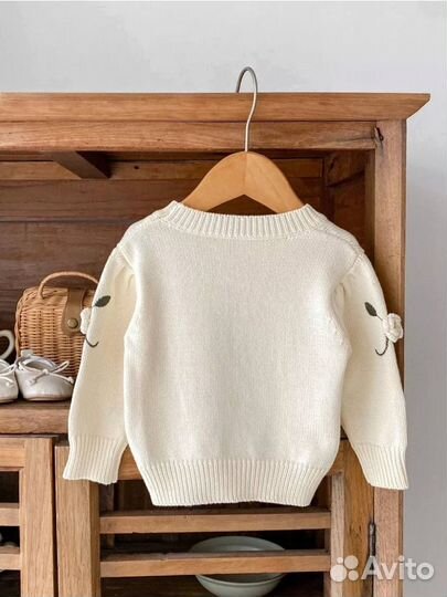 Свитер на девочку 90.100