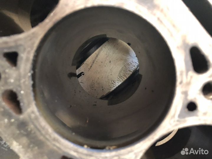 Блок двигателя Renault scenic 1.6 2005 год K4M