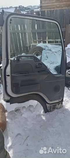 Продам дверь на isuzu elf