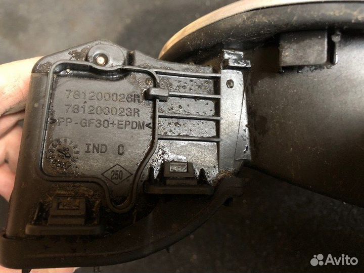 Лючок бензобака (топливного бака) в сборе Renault