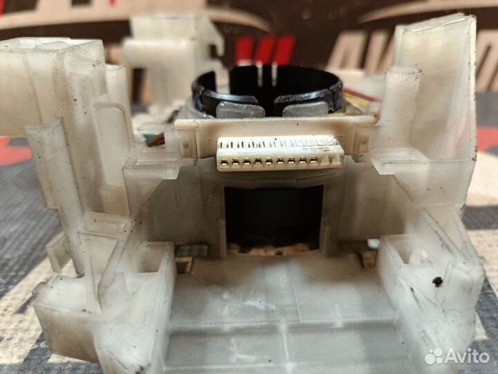 Кронштейн подрулевых переключателей Mitsubishi