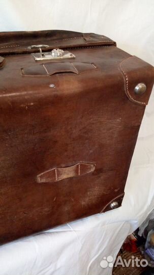 Чемодан кожанный Европа