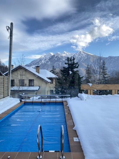 Коттедж 200 м² на участке 5 сот.