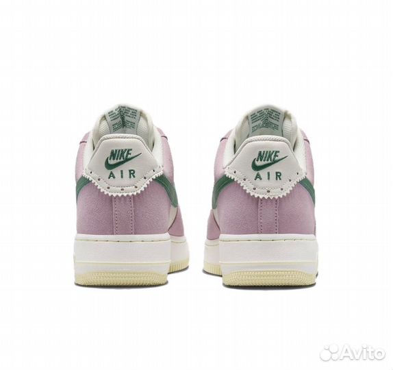 Nike Air Force 1 07 Pink