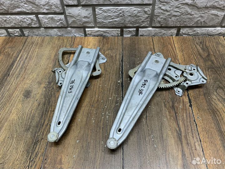 Toyota Corolla E18 Стеклоподъемник электр. задний