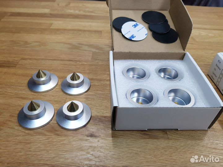 Подставки, шипы под аппаратуру,виброразвязка