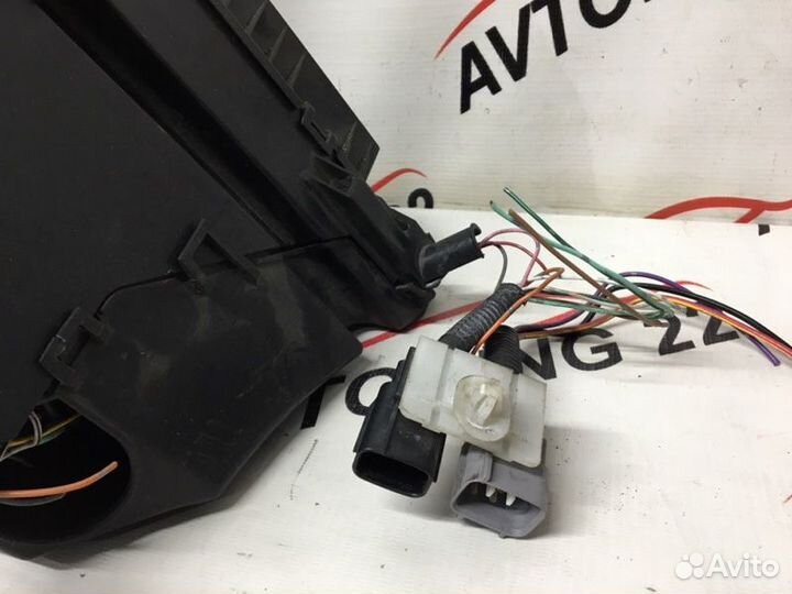 Блок предохранителей Toyota Harrier MCU35 1MZ-FE