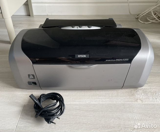 Цветной струйный принтер Epson Stylus Photo R200