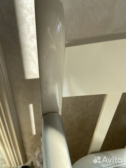 Детская кроватка с маятником и ящиком