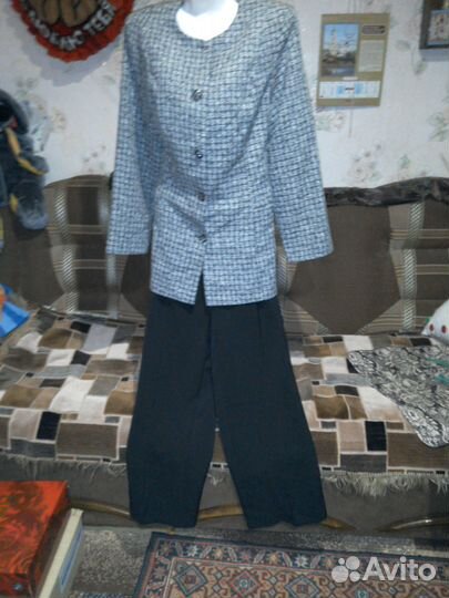 Новые Костюмы женские 48-50