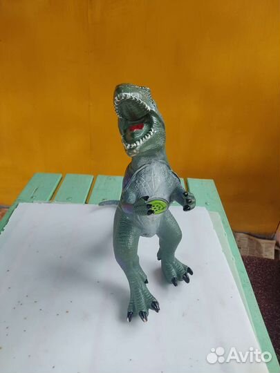 Динозавр Дракон
