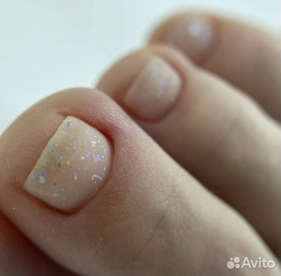 Педикюр, маникюр в студии
