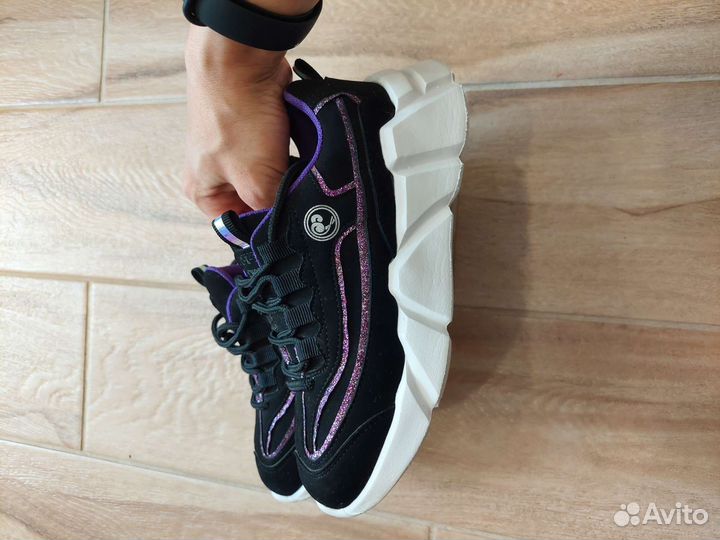 Кроссовки для девочки 32 размер