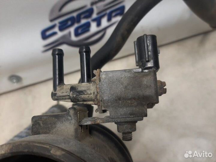 Патрубок воздушного фильтра Mazda 6 GG LF18 2005