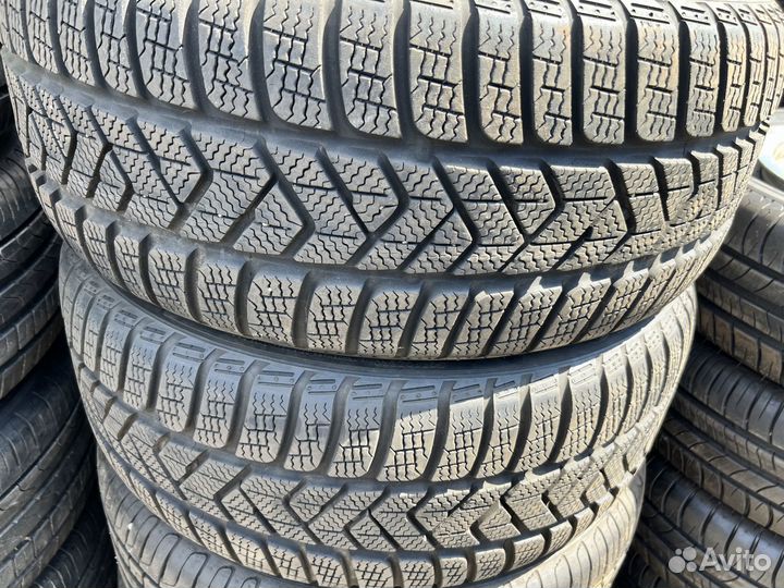 Pirelli Winter Sottozero 3 225/40 R18
