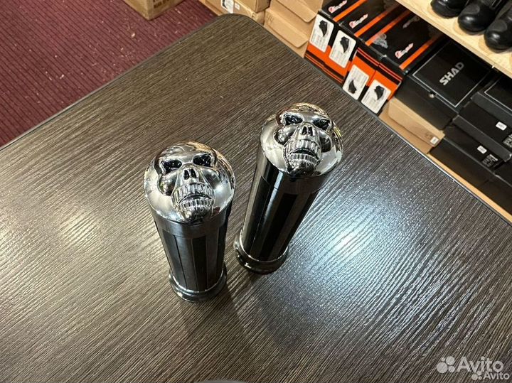 Грипсы хром 25мм на мото с черепами